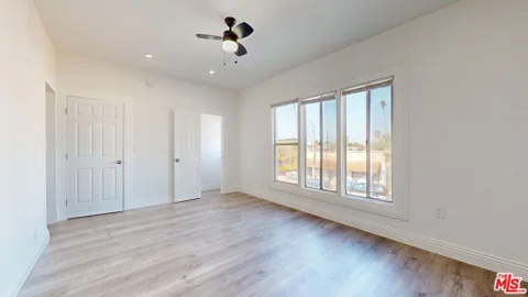 MLS: 26871627