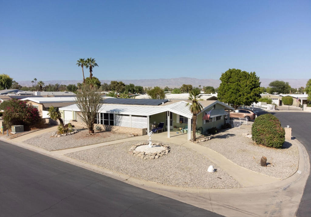 Palm Desert Greens - Manufactured In Park