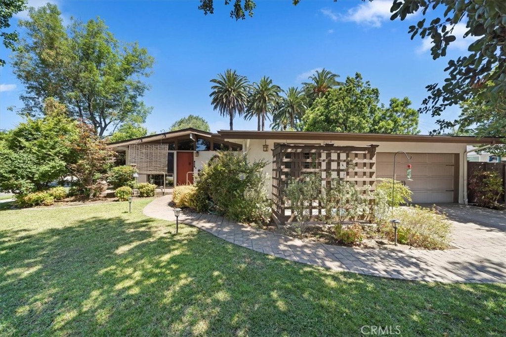 901 E Walnut Avenue