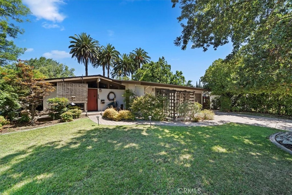 901 E Walnut Avenue