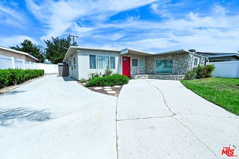 Photo of 11839 205th Street, Lakewood, CA 90715 (MLS # 26846411)