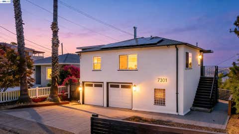 Photo of 7301 Hillmont Dr DR, Oakland, CA 94605 (MLS # 41144110)