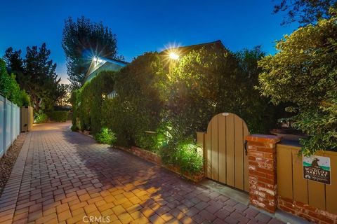 Photo of 5535 Ranchito Avenue, Sherman Oaks, CA 91401 (MLS # OC25253966)