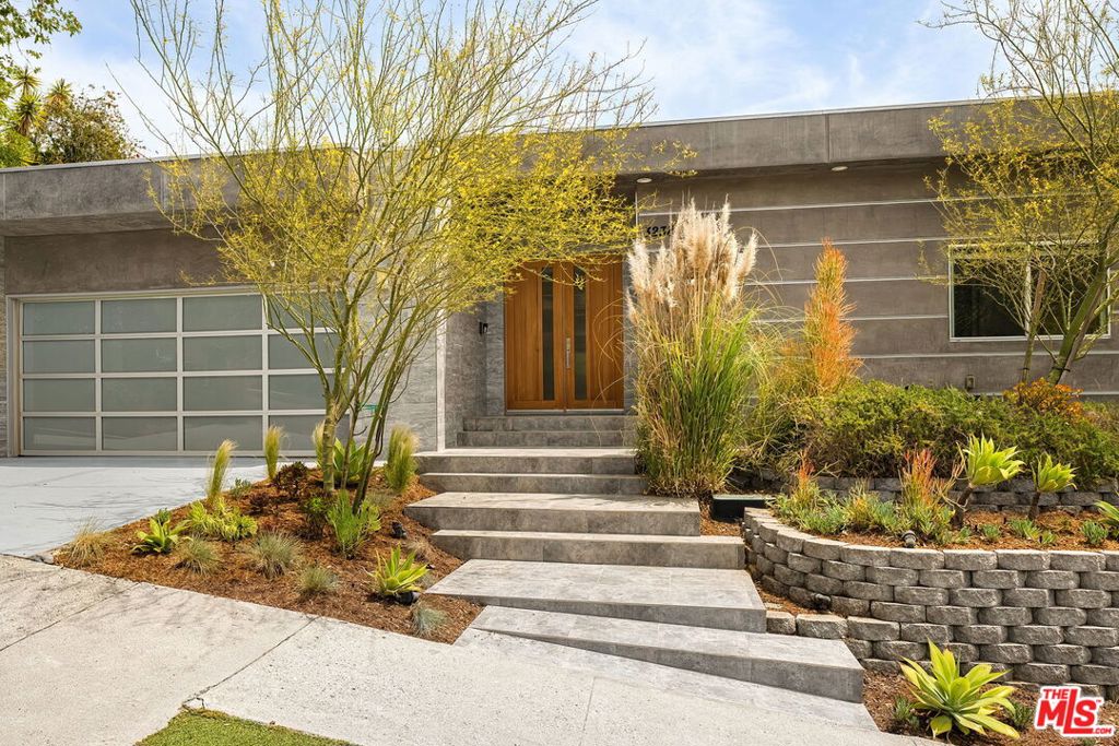 3238 Canyon Lake Drive