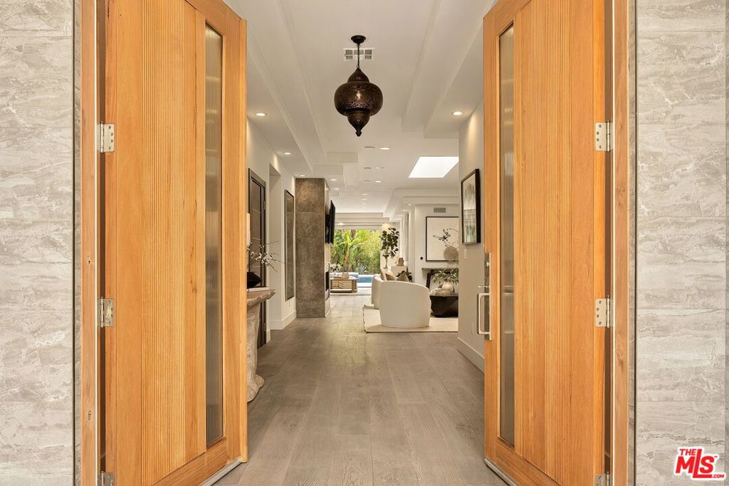 3238 Canyon Lake Drive