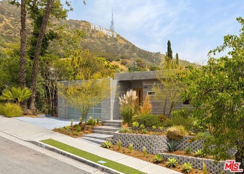 Photo of 3238 Canyon Lake Drive, Los Angeles, CA 90068 (MLS # 26829317)