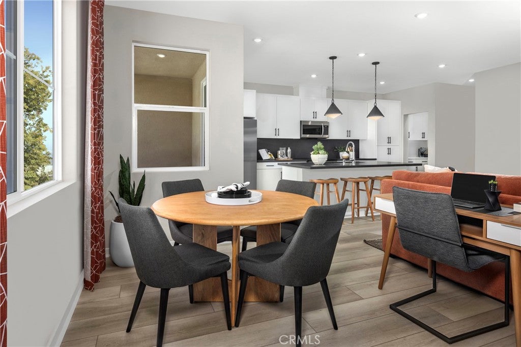 3681 W S. Eichler Paseo 10