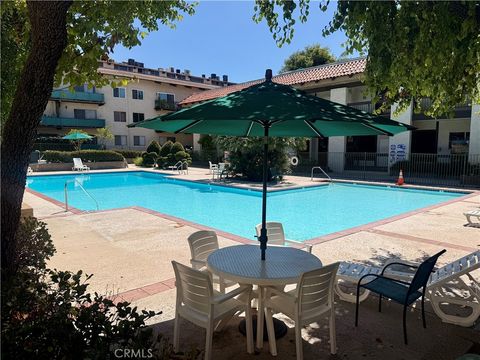 Photo of 5460 White Oak AVE #E228, Encino, CA 91316 (MLS # SR26108730)