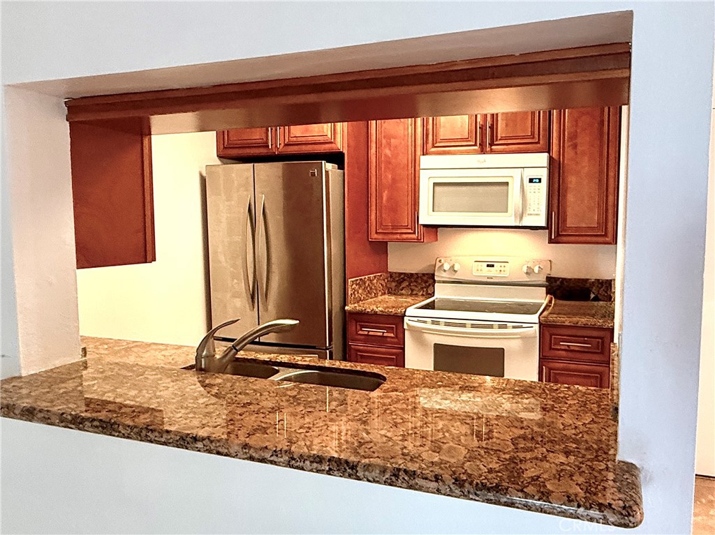 5460 White Oak E228