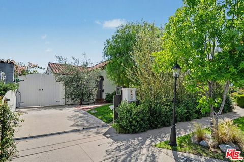 Photo of 9112 Gibson Street, Los Angeles, CA 90034 (MLS # 26750551)