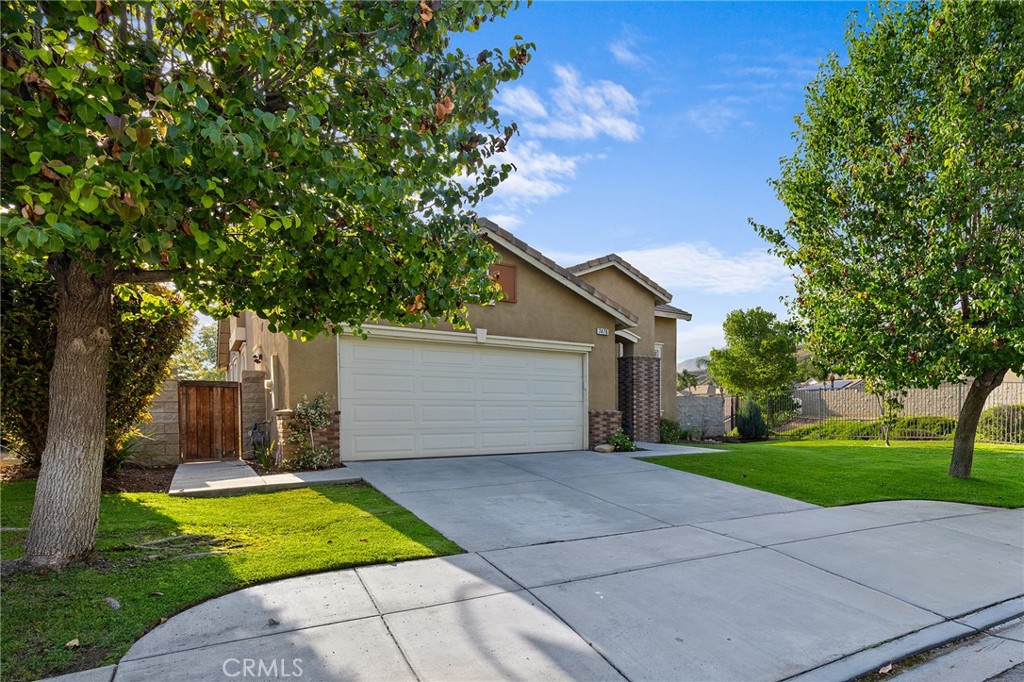7476 Sequoia Lane