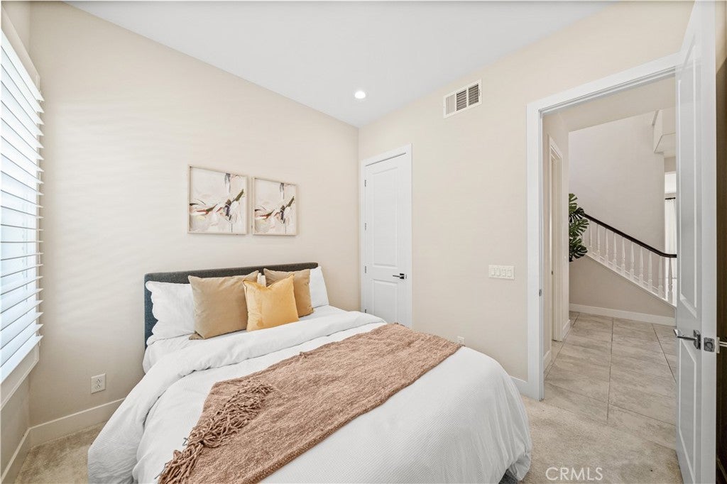 270 Burwood, Lake Forest CA 92630 - Photo 8