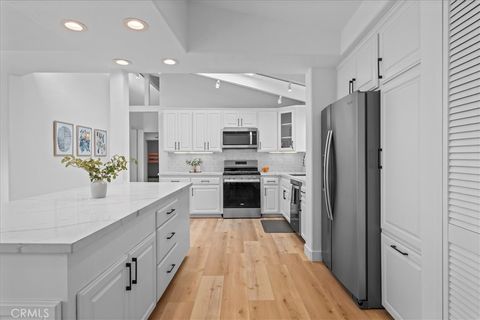 Tiny photo for 512 S Gertruda Avenue, Redondo Beach, CA 90277 (MLS # SB25220892)