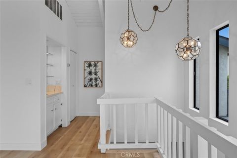 Tiny photo for 512 S Gertruda Avenue, Redondo Beach, CA 90277 (MLS # SB25220892)