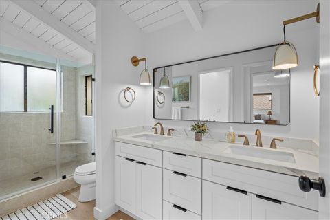 Tiny photo for 512 S Gertruda Avenue, Redondo Beach, CA 90277 (MLS # SB25220892)