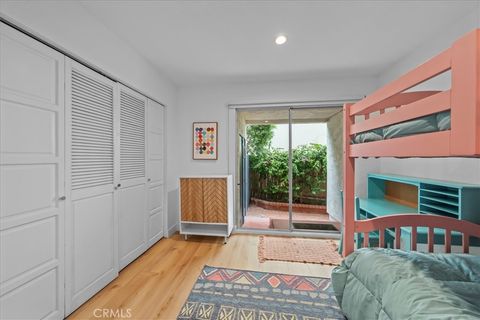 Tiny photo for 512 S Gertruda Avenue, Redondo Beach, CA 90277 (MLS # SB25220892)