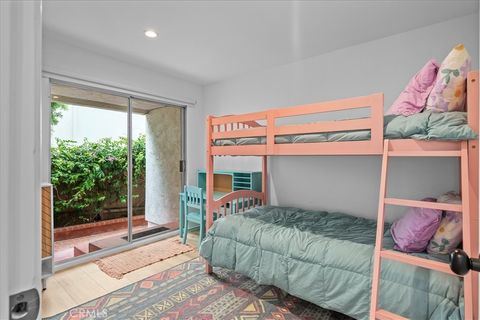 Tiny photo for 512 S Gertruda Avenue, Redondo Beach, CA 90277 (MLS # SB25220892)