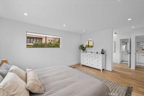 Tiny photo for 512 S Gertruda Avenue, Redondo Beach, CA 90277 (MLS # SB25220892)