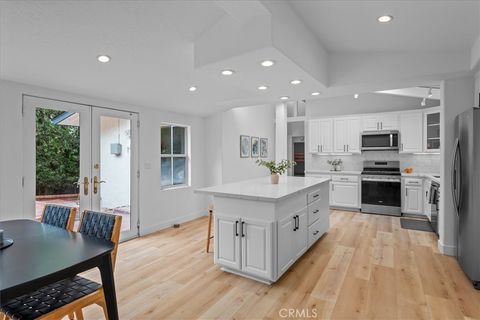 Tiny photo for 512 S Gertruda Avenue, Redondo Beach, CA 90277 (MLS # SB25220892)