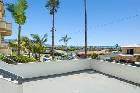 Tiny photo for 512 S Gertruda Avenue, Redondo Beach, CA 90277 (MLS # SB25220892)