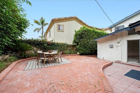 Tiny photo for 512 S Gertruda Avenue, Redondo Beach, CA 90277 (MLS # SB25220892)