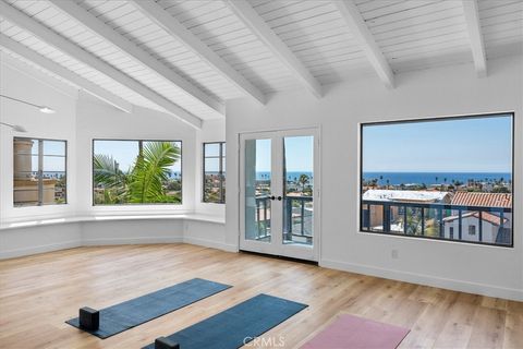 Tiny photo for 512 S Gertruda Avenue, Redondo Beach, CA 90277 (MLS # SB25220892)