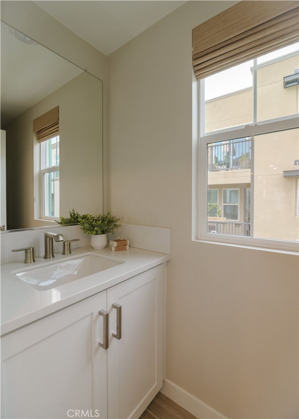 listing image 130724212175905520511