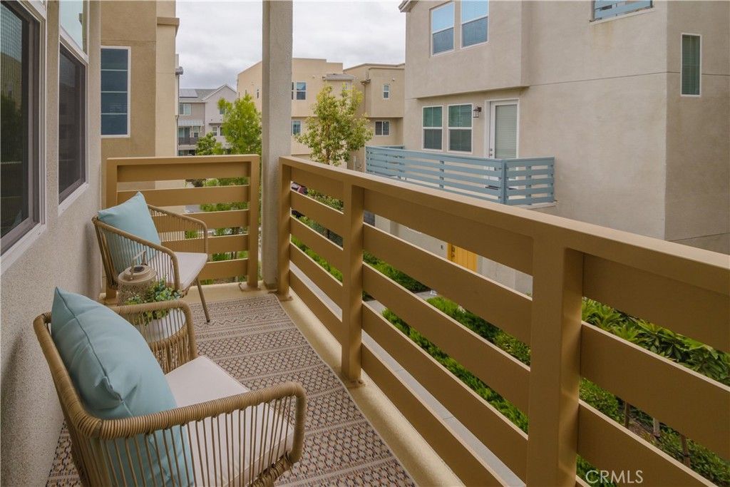 listing image 130722369346176419997
