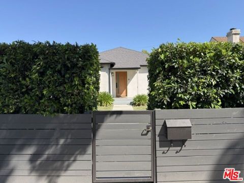 Photo of 1768 S Fairfax Avenue, Los Angeles, CA 90019 (MLS # 26797981)