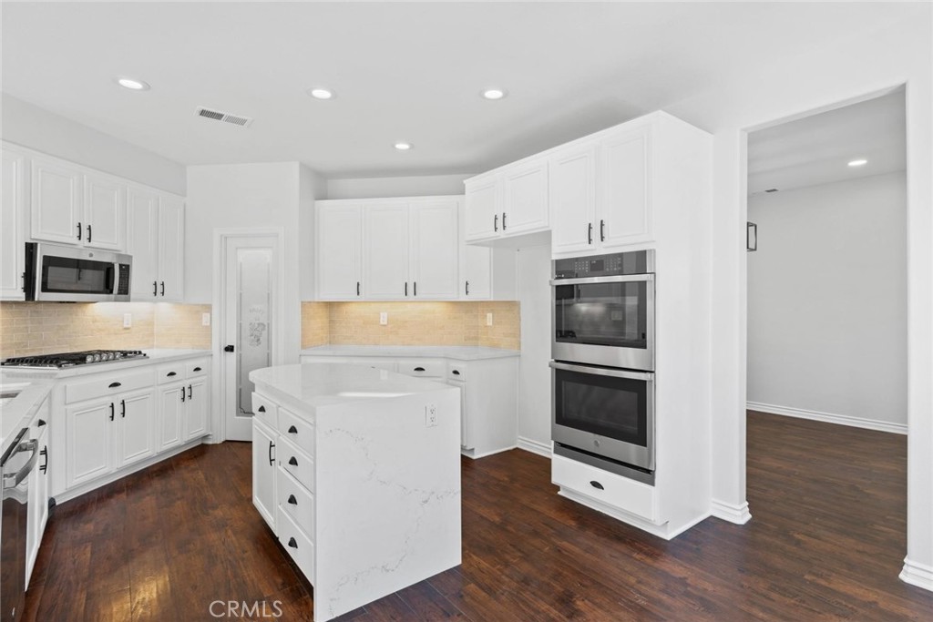 31926 Hyacinth Court