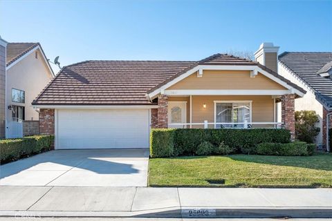 Photo of 25809 Espinoza Dr, Valencia, CA 91355 (MLS # SR26020909)