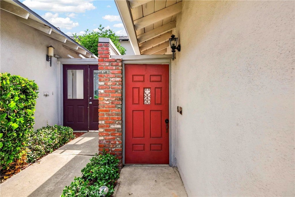 6638 Bridle Circle