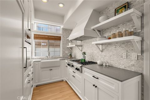 2281 La Playa Drive S Costa Mesa CA 92627