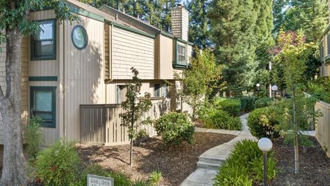 Photo of 386 Union Avenue #D, Campbell, CA 95008 (MLS # ML82047068)