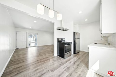 Photo of 510 Pacific Avenue #7, Venice, CA 90291 (MLS # 25618717)