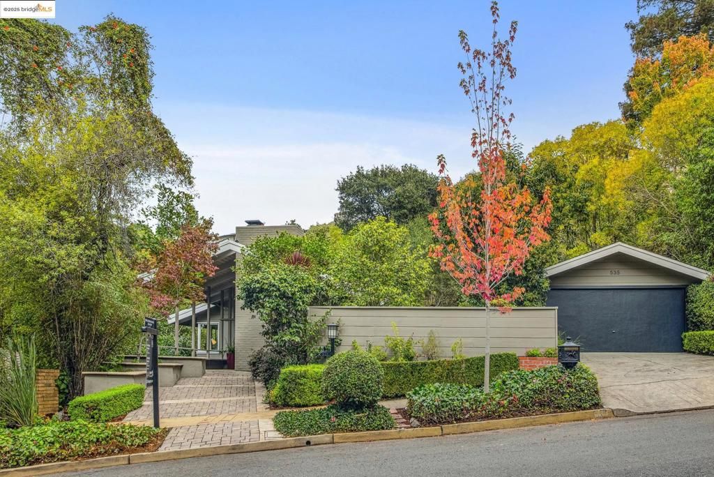 Photo of 535 Hampton Rd Rd, Piedmont, CA 94611 (MLS # 41112228)
