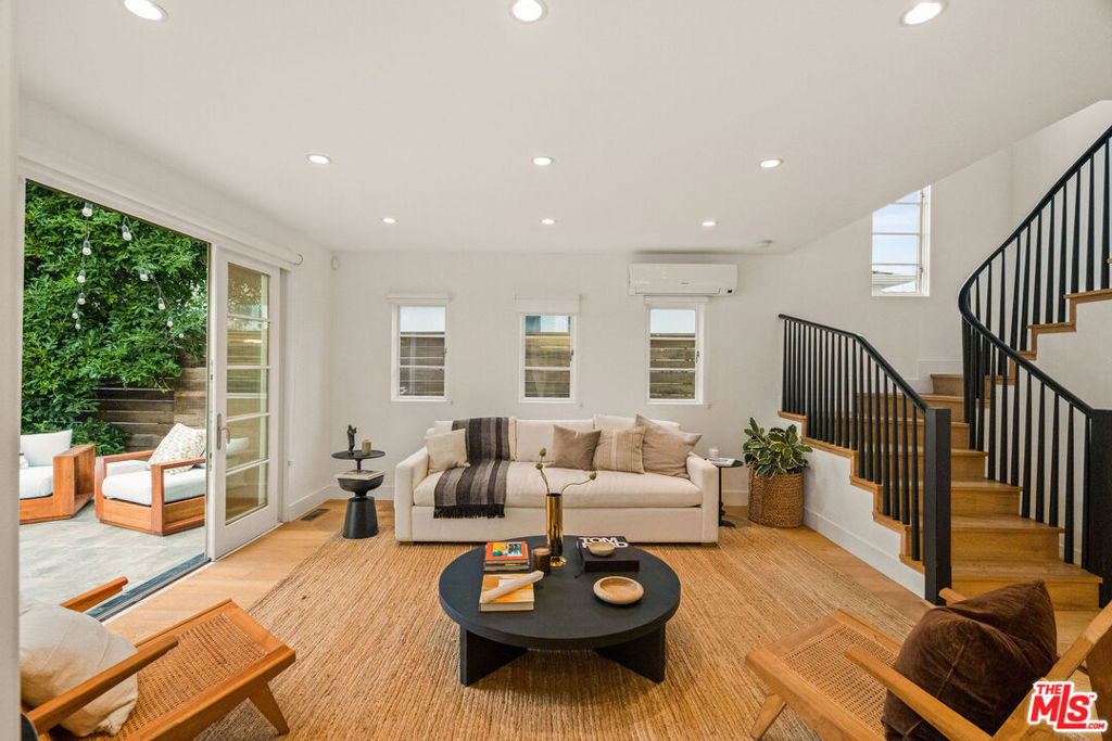 3128 Stanford Avenue