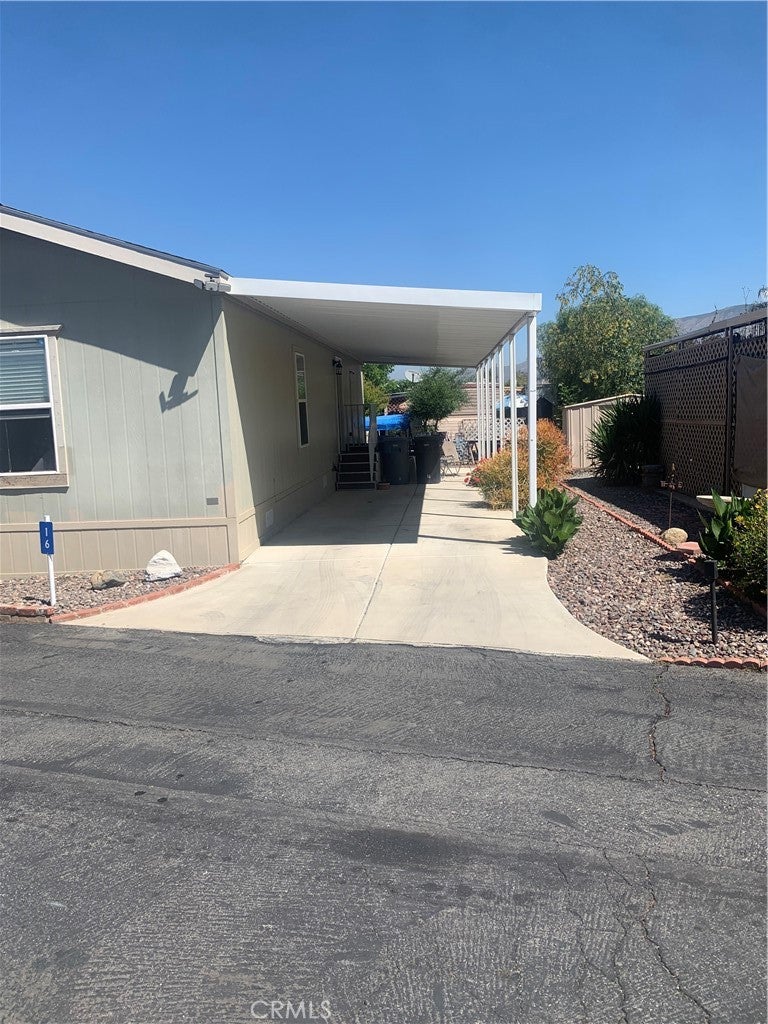 1600 S San Jacinto Ave 16