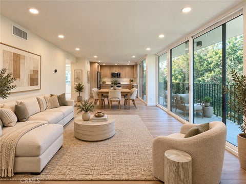 Photo of 1540 S Beverly Drive #4, Los Angeles, CA 90035 (MLS # PW26204396)