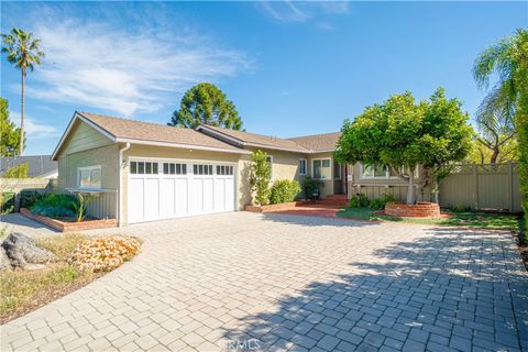 Photo of 29312 S Highmore, Rancho Palos Verdes, CA 90275 (MLS # PV26058306)