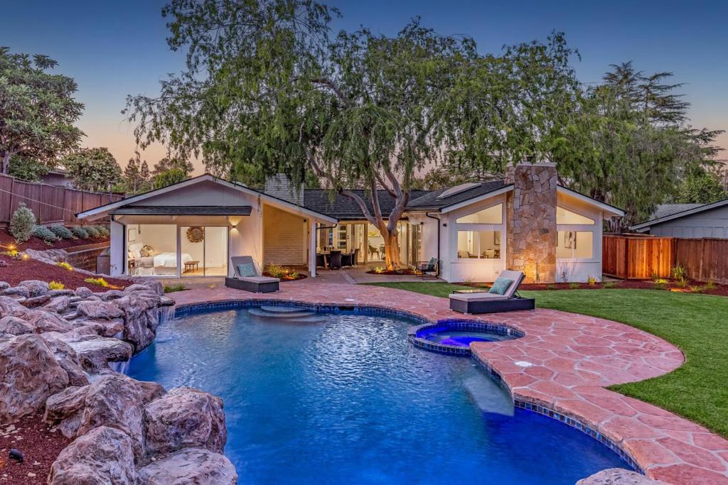 10185 Stonydale Drive