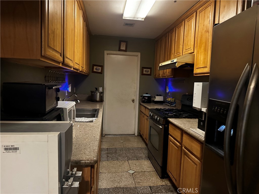 11537 Ranchito street