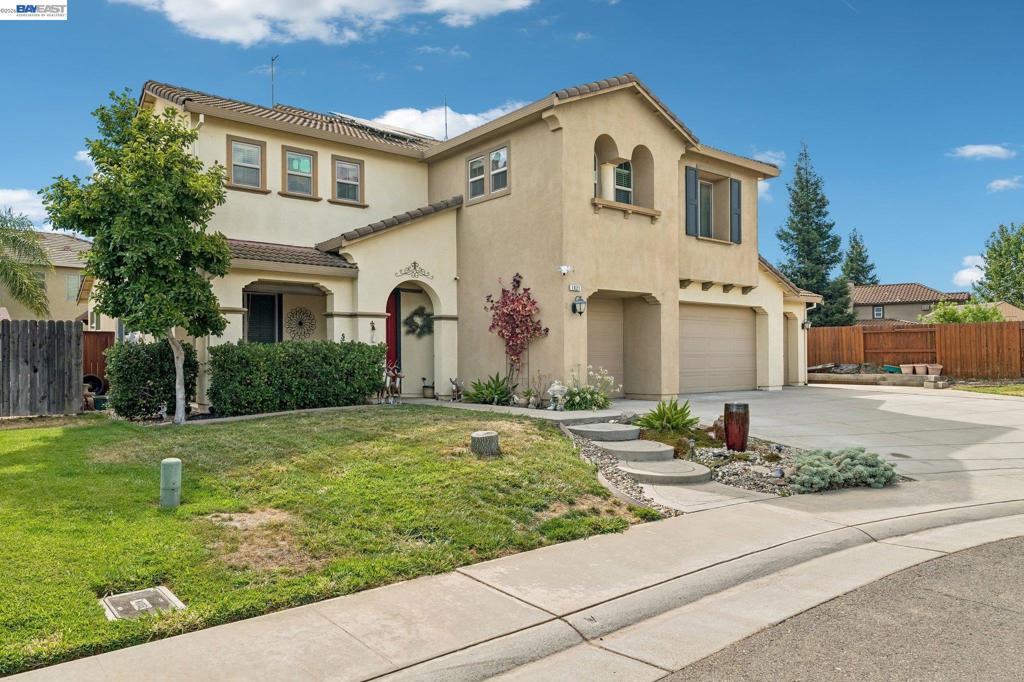 1021 Saunders Ct