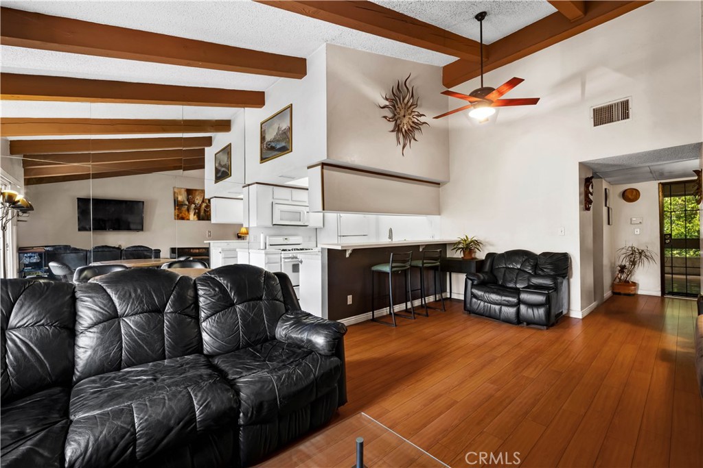 Properties 1 2700 Cahuenga Boulevard E 1302