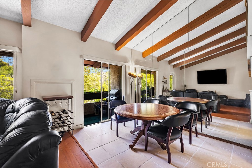 Properties 4 2700 Cahuenga Boulevard E 1302