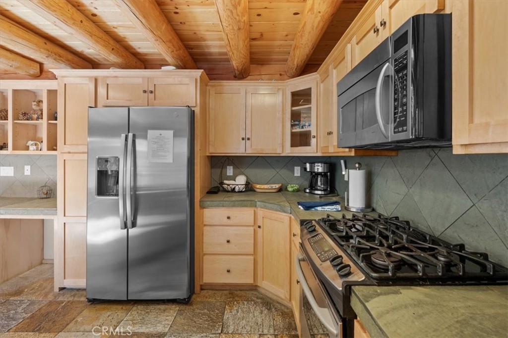 Big Bear Lake, California, 92315, United States, 6 Bedrooms Bedrooms, ,4 BathroomsBathrooms,Residential,Active,2034001