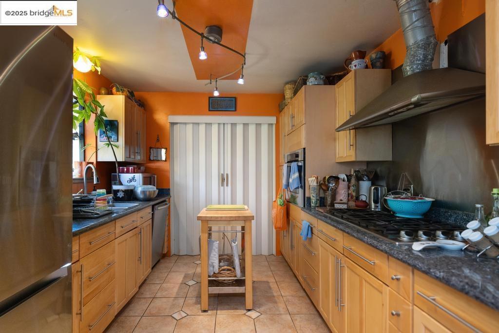 ELMWOOD - Residential