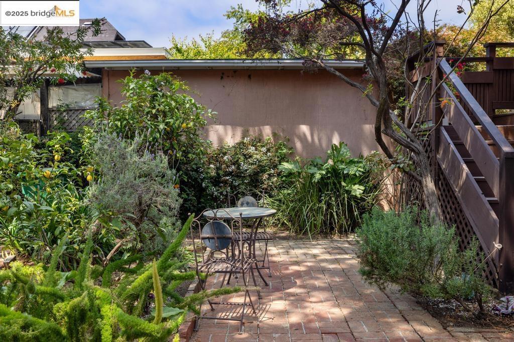 ELMWOOD - Residential