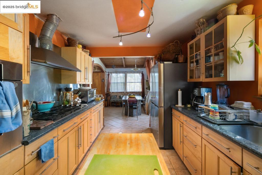 ELMWOOD - Residential