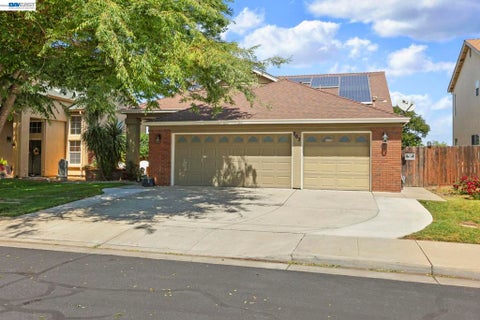Photo of 263 Fairmont Lane Ln, Tracy, CA 95376 (MLS # 41138379)